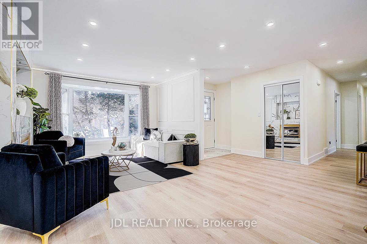 15 Crossburn Drive, Toronto, ON