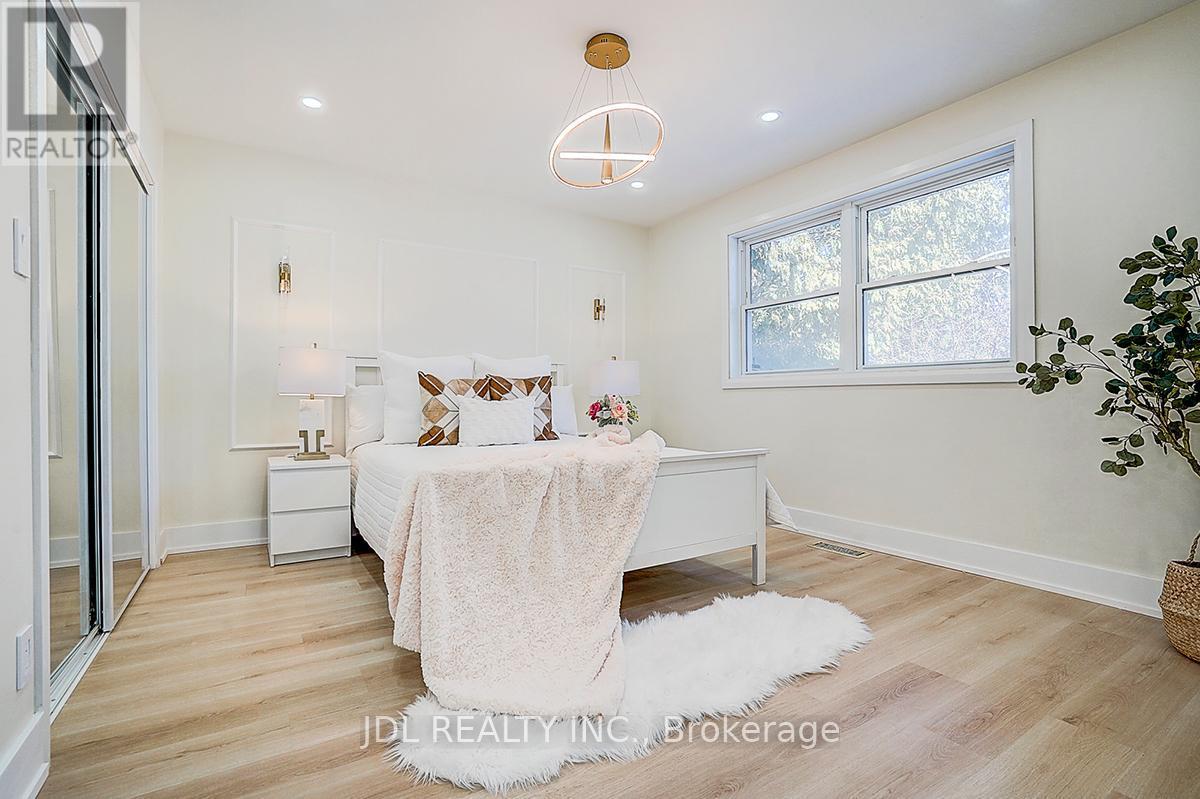 15 Crossburn Drive, Toronto, ON