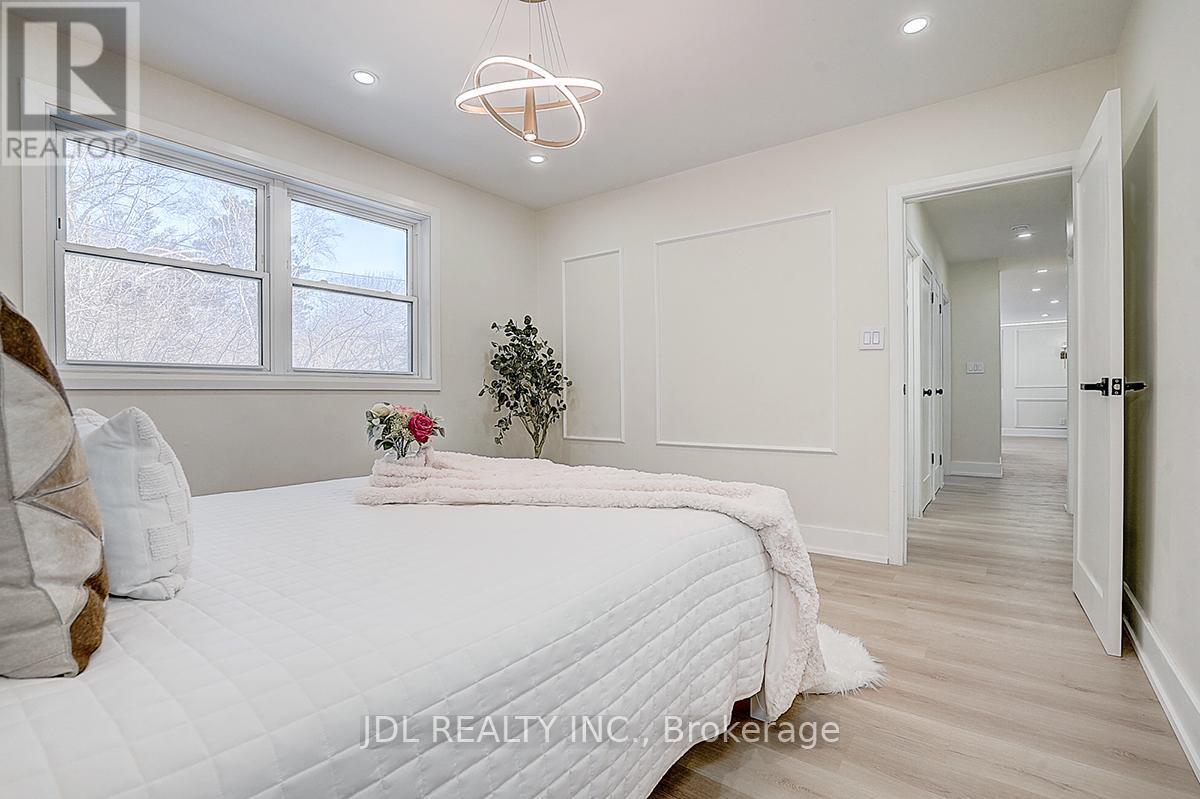 15 Crossburn Drive, Toronto, ON