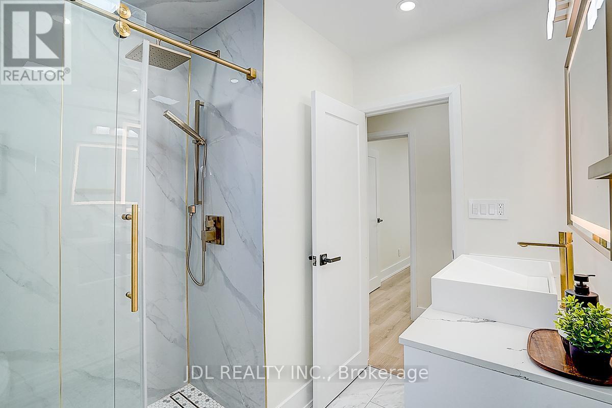 15 Crossburn Drive, Toronto, ON