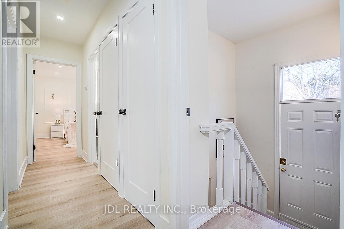 15 Crossburn Drive, Toronto, ON