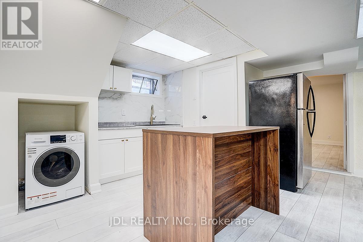 15 Crossburn Drive, Toronto, ON