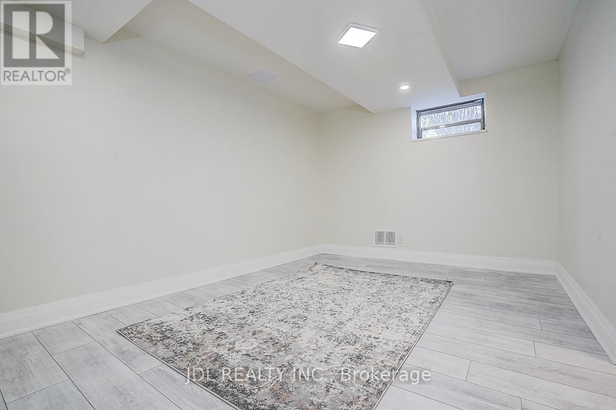 15 Crossburn Drive, Toronto, ON