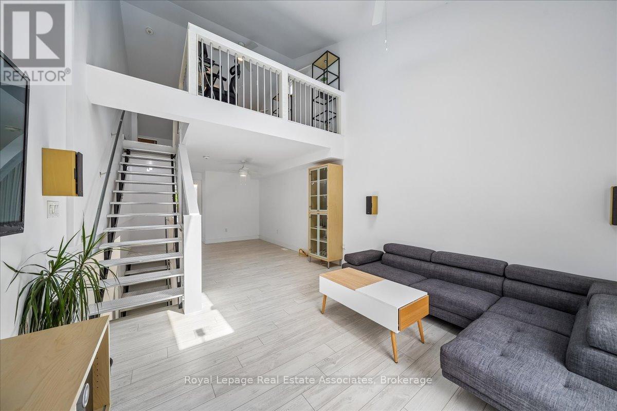 Family Room - 1168 Canterbury Road, Mississauga, ON