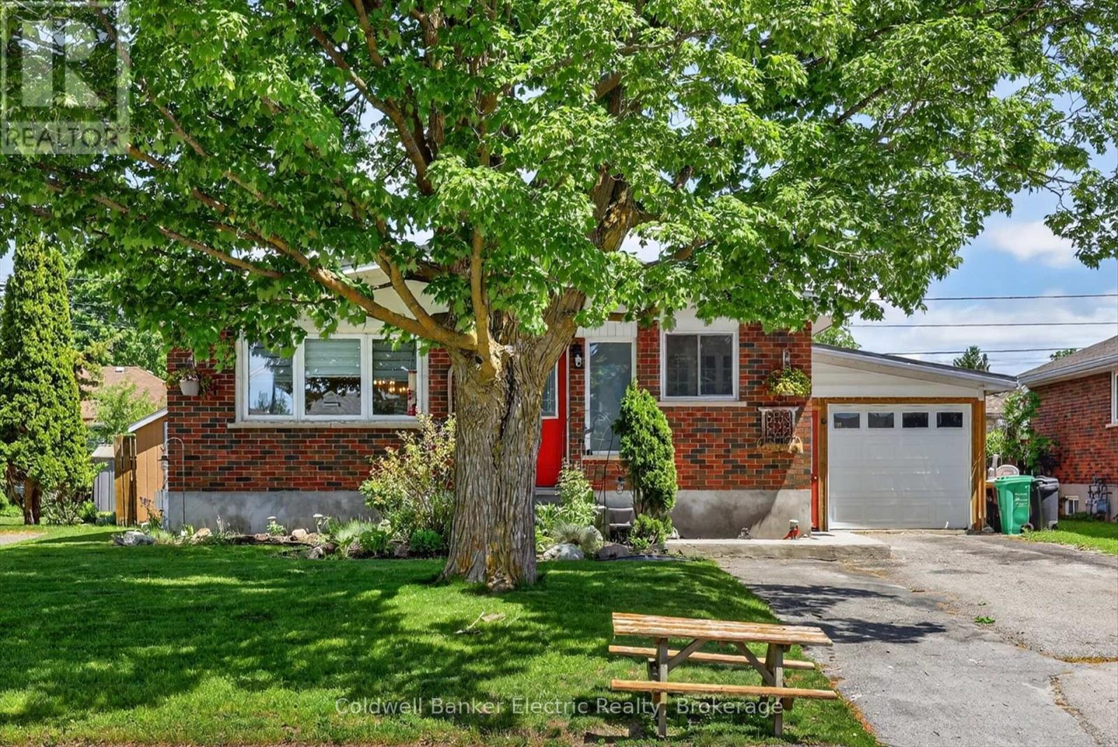 668 Barbara Crescent, Peterborough (Otonabee Ward 1), ON