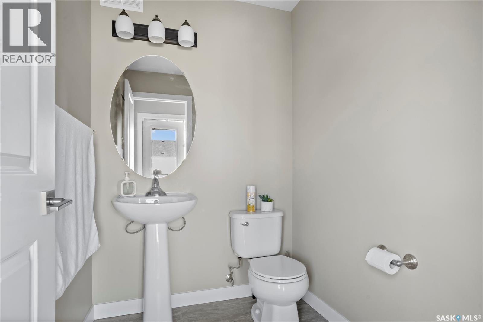 4073 Delhaye Way, Regina, SK - Indoor Photo Showing Bathroom