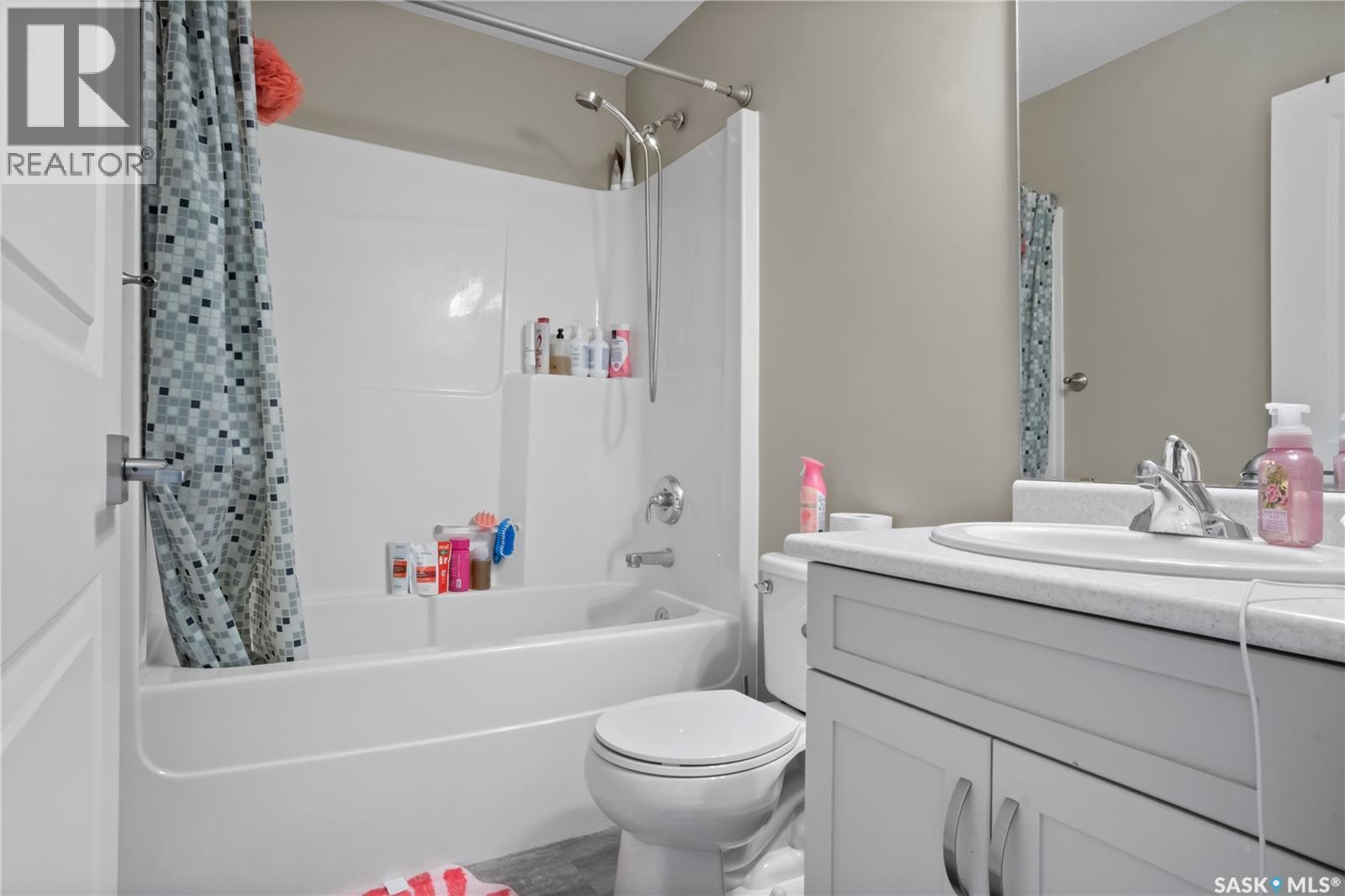 4073 Delhaye Way, Regina, SK - Indoor Photo Showing Bathroom