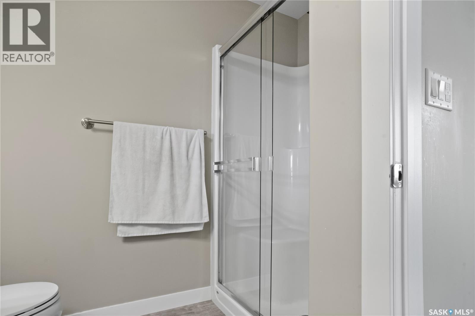 4073 Delhaye Way, Regina, SK - Indoor Photo Showing Bathroom