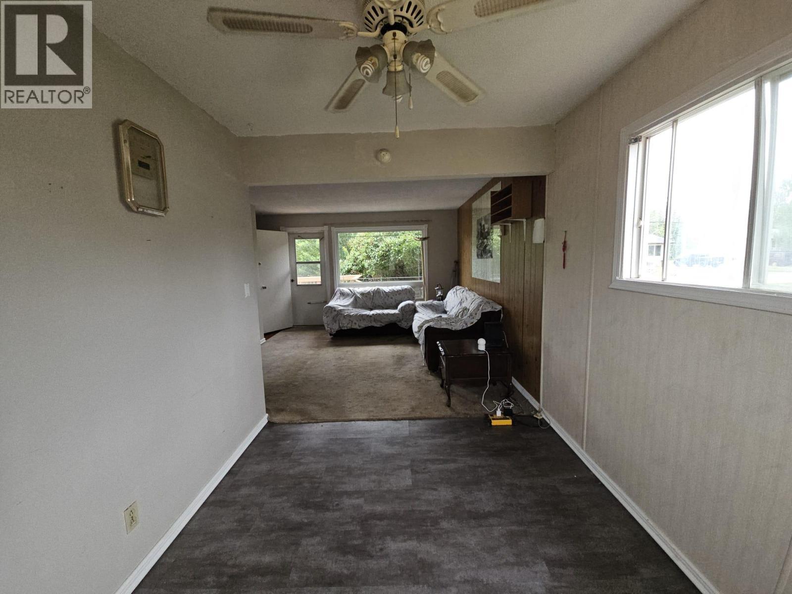 4756 Wabi Crescent, Chetwynd, BC - Indoor Photo Showing Other Room