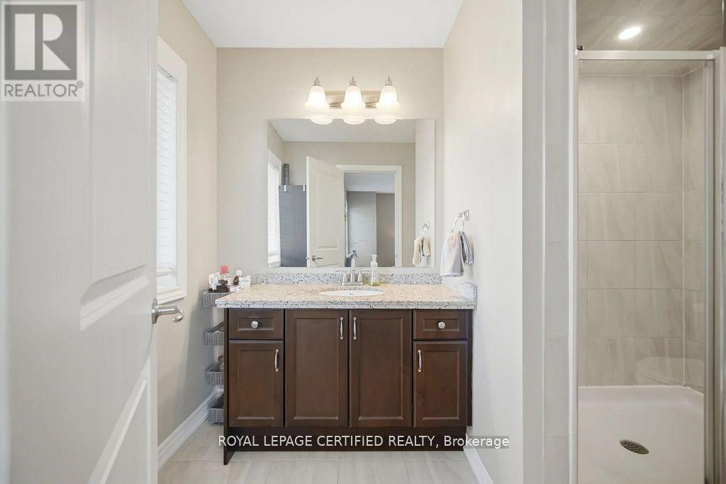 75 Borers Creek Circle, Hamilton, ON - Indoor Photo Showing Bathroom