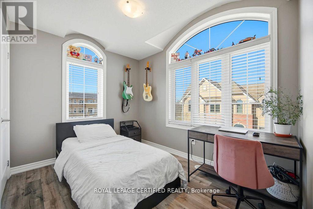 75 Borers Creek Circle, Hamilton, ON - Indoor Photo Showing Bedroom