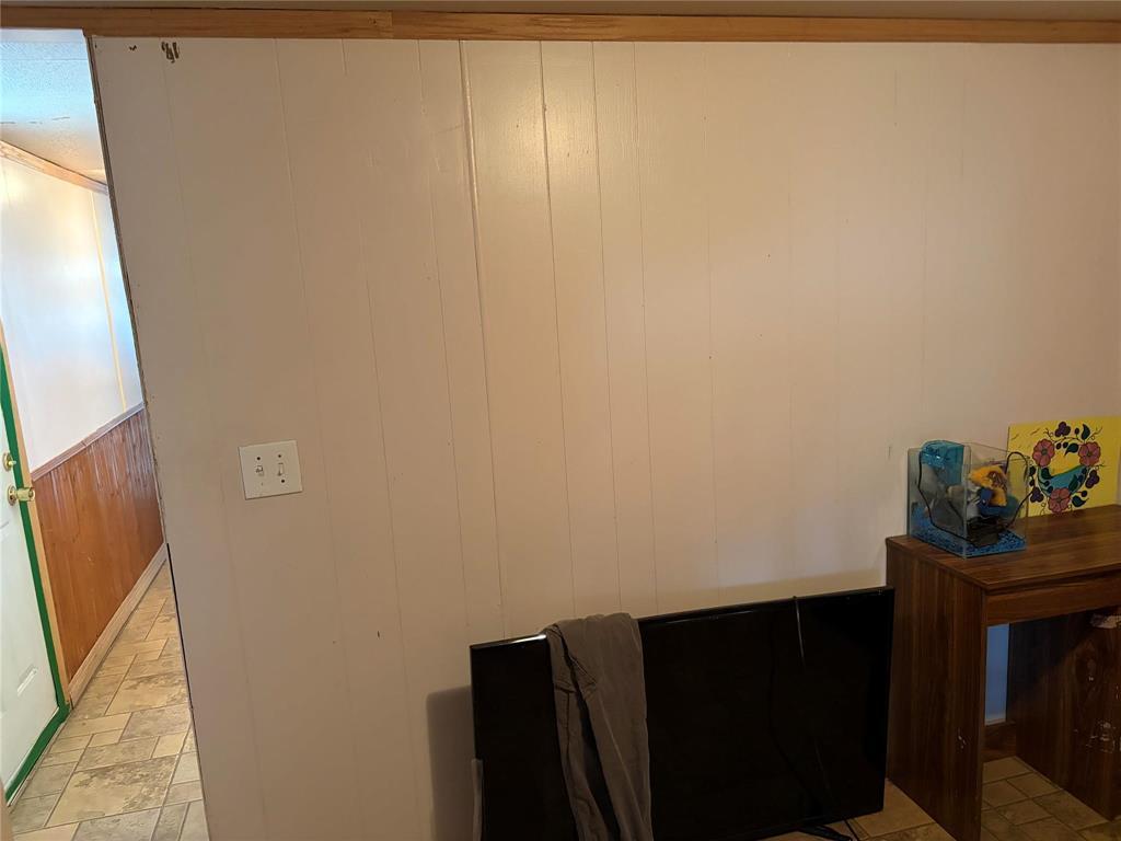 1 Mobile Street, Carman, MB - Indoor Photo Showing Other Room