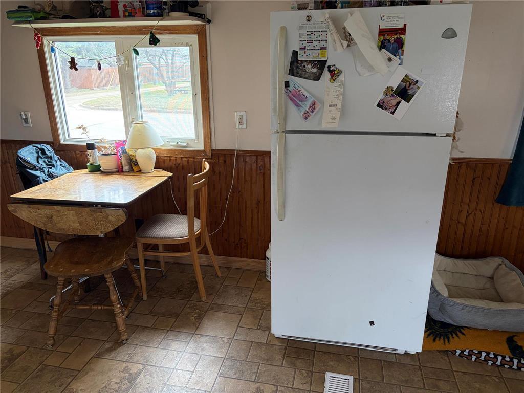 1 Mobile Street, Carman, MB - Indoor Photo Showing Dining Room