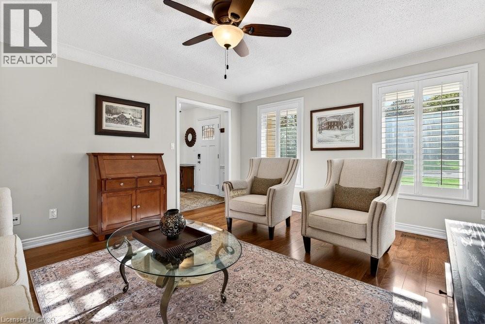 89 Stonegate Drive, Ancaster, ON - Indoor Photo Showing Living Room