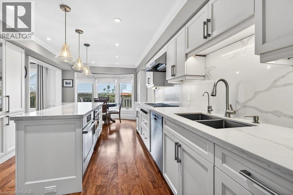 89 Stonegate Drive, Ancaster, ON - Indoor Photo Showing Kitchen With Double Sink With Upgraded Kitchen