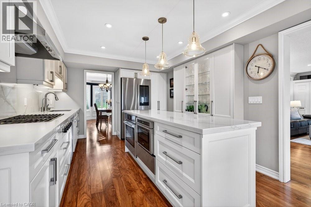 89 Stonegate Drive, Ancaster, ON - Indoor Photo Showing Kitchen With Upgraded Kitchen