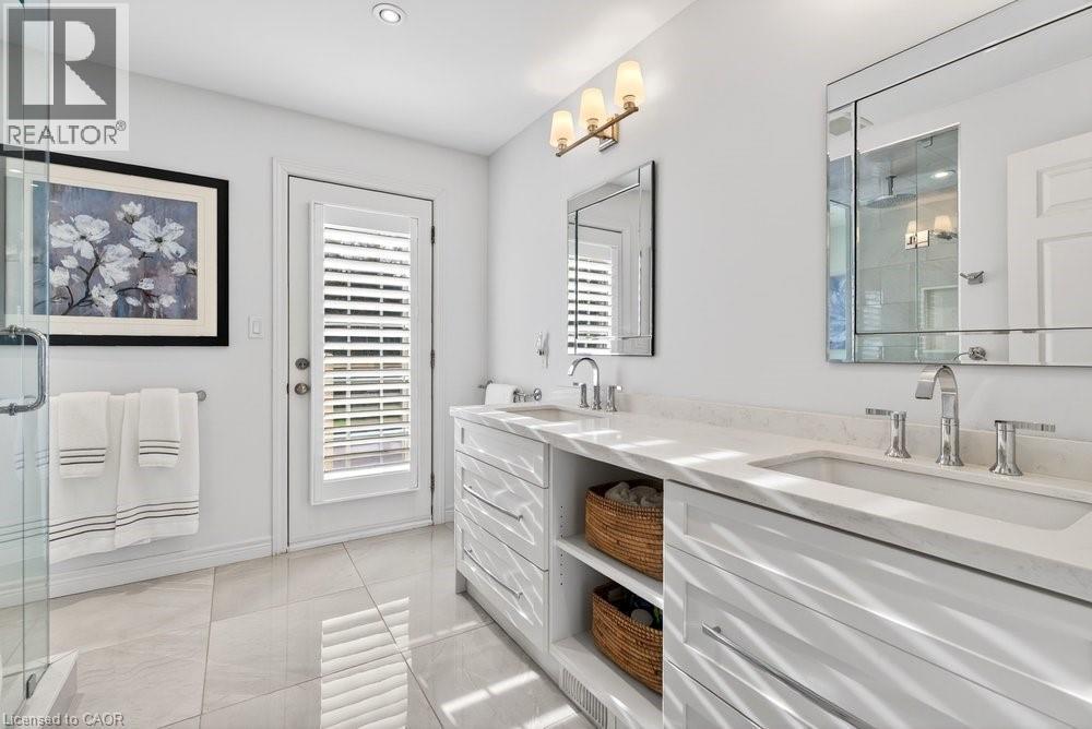 89 Stonegate Drive, Ancaster, ON - Indoor Photo Showing Bathroom