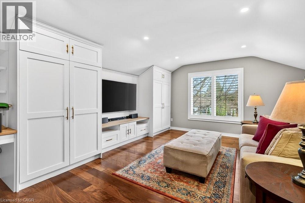 89 Stonegate Drive, Ancaster, ON - Indoor Photo Showing Living Room