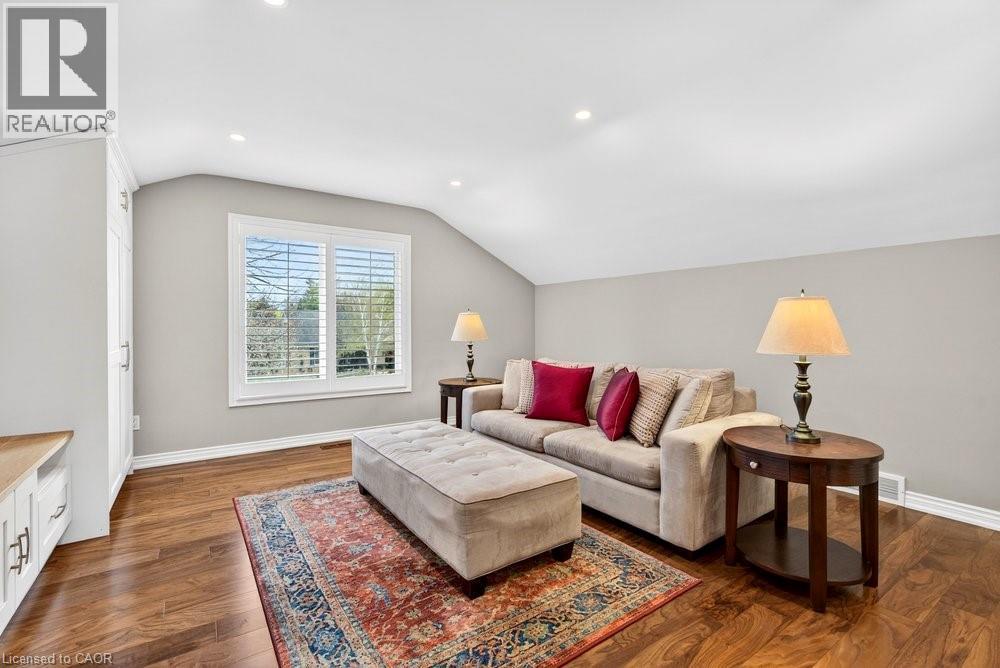 89 Stonegate Drive, Ancaster, ON - Indoor Photo Showing Living Room