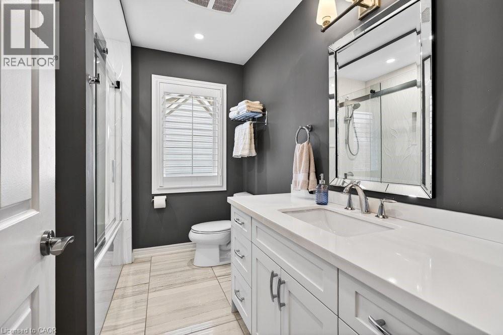 89 Stonegate Drive, Ancaster, ON - Indoor Photo Showing Bathroom