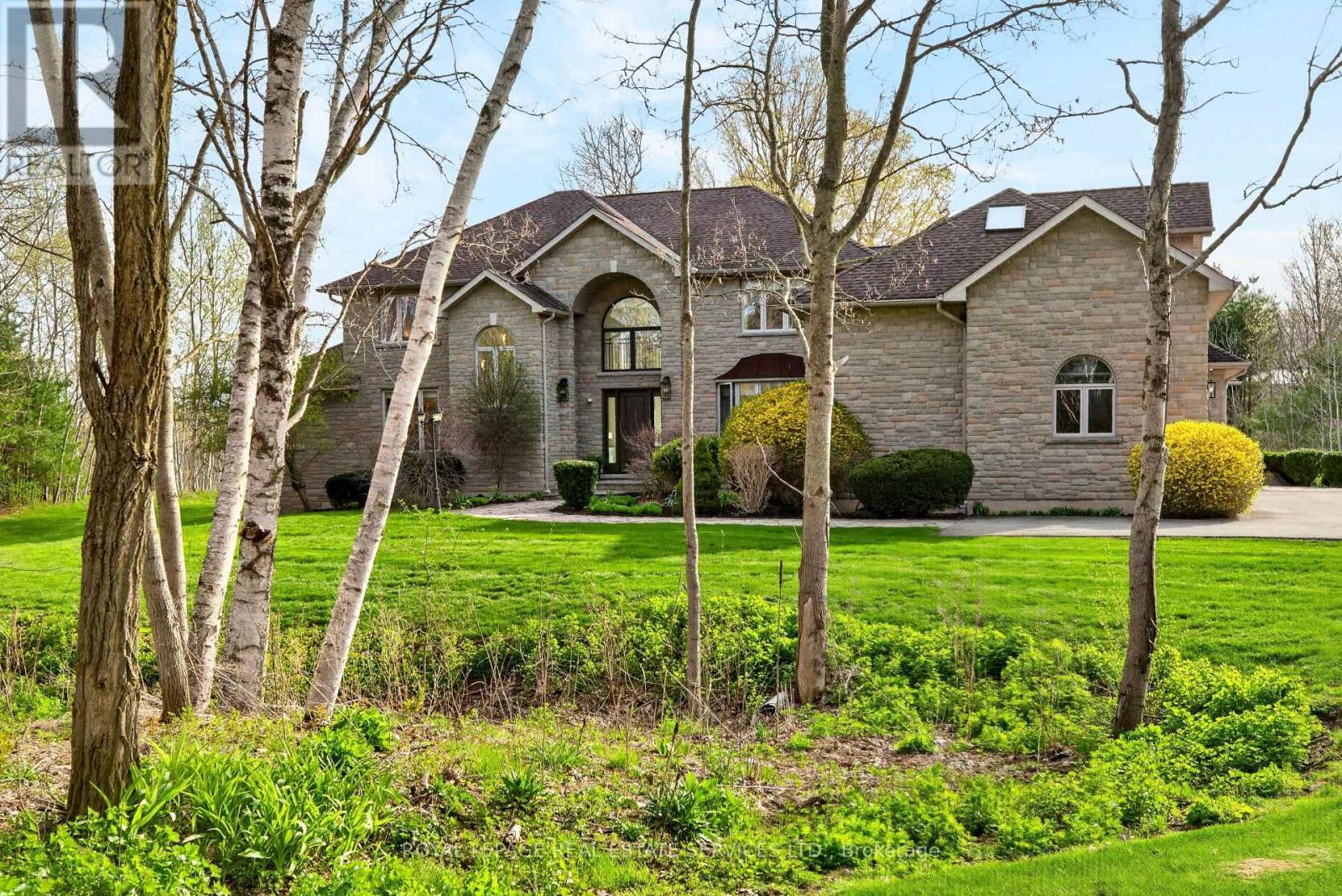 6472 Mcniven Court, Burlington, ON - Outdoor