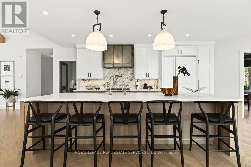 6472 Mcniven Court, Burlington, ON - Indoor