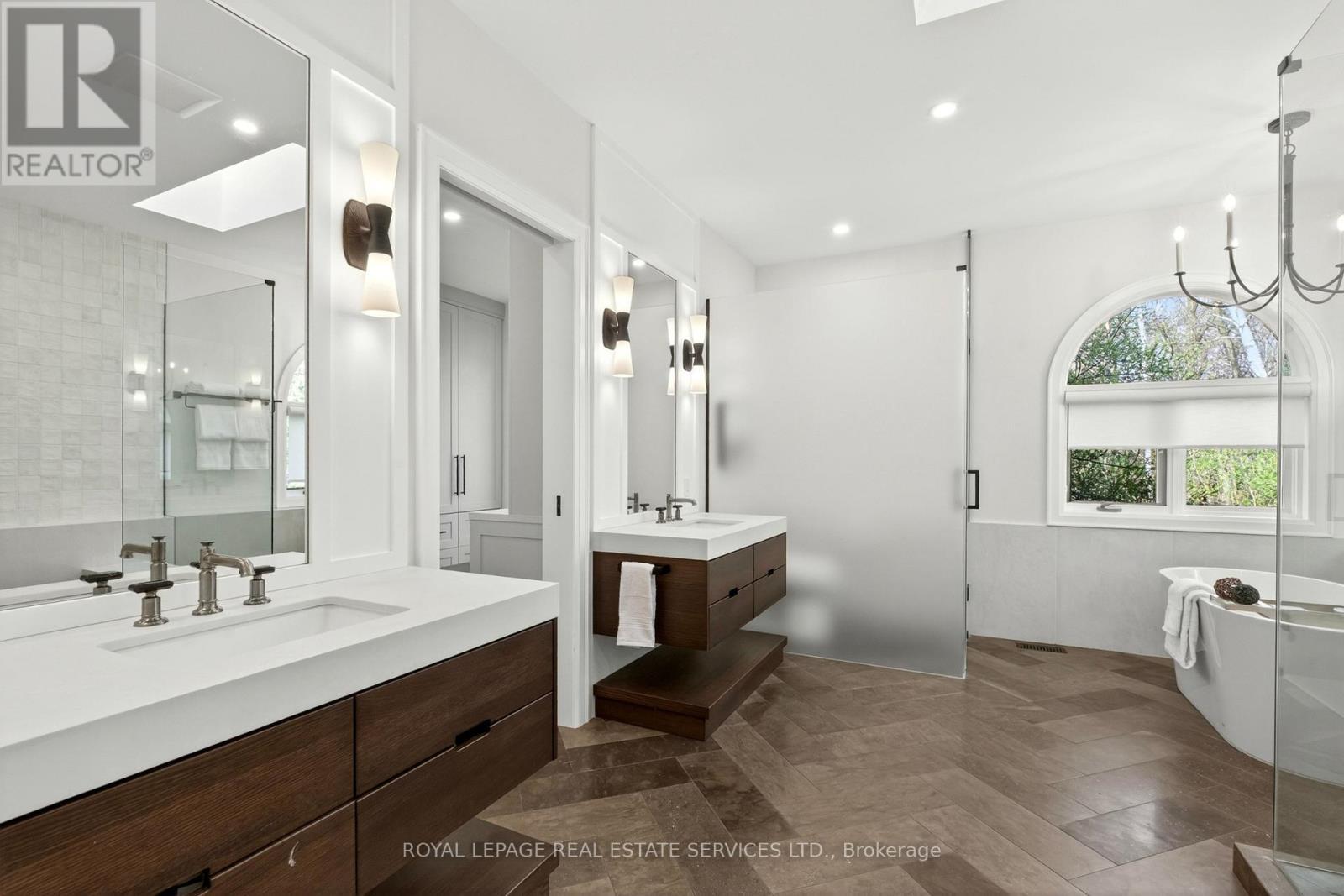 6472 Mcniven Court, Burlington, ON - Indoor Photo Showing Bathroom