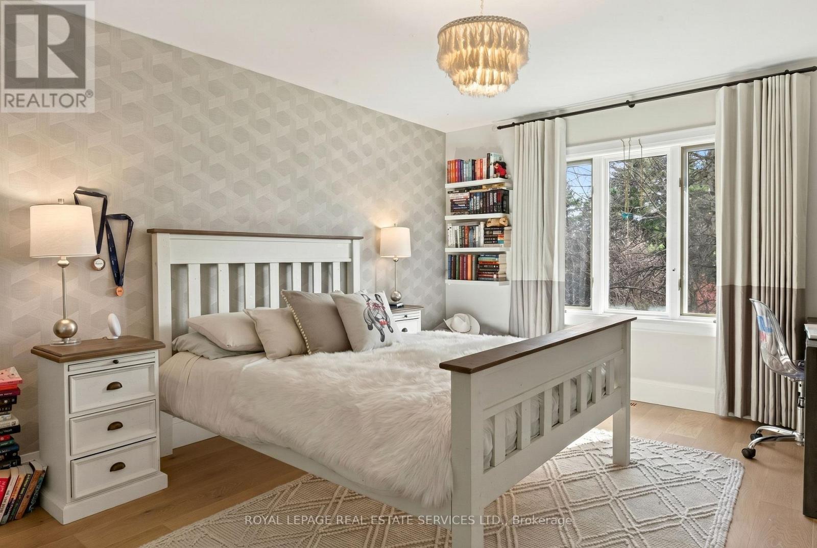 6472 Mcniven Court, Burlington, ON - Indoor Photo Showing Bedroom