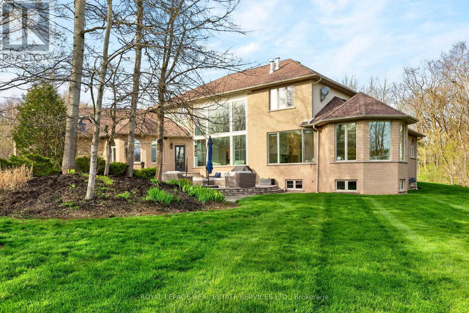 6472 Mcniven Court, Burlington, ON - Outdoor