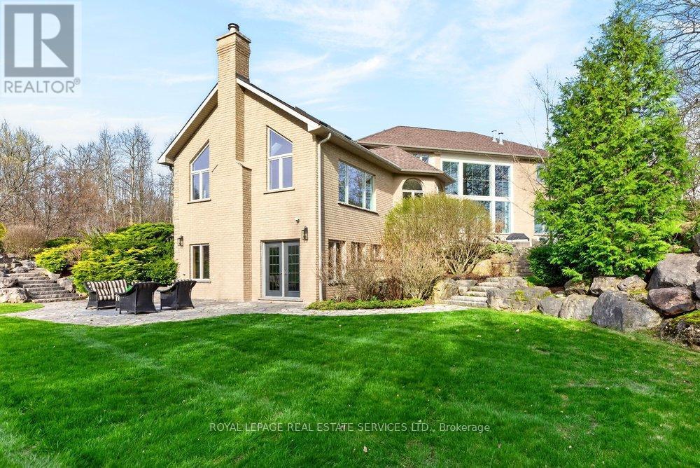 6472 Mcniven Court, Burlington, ON - Outdoor