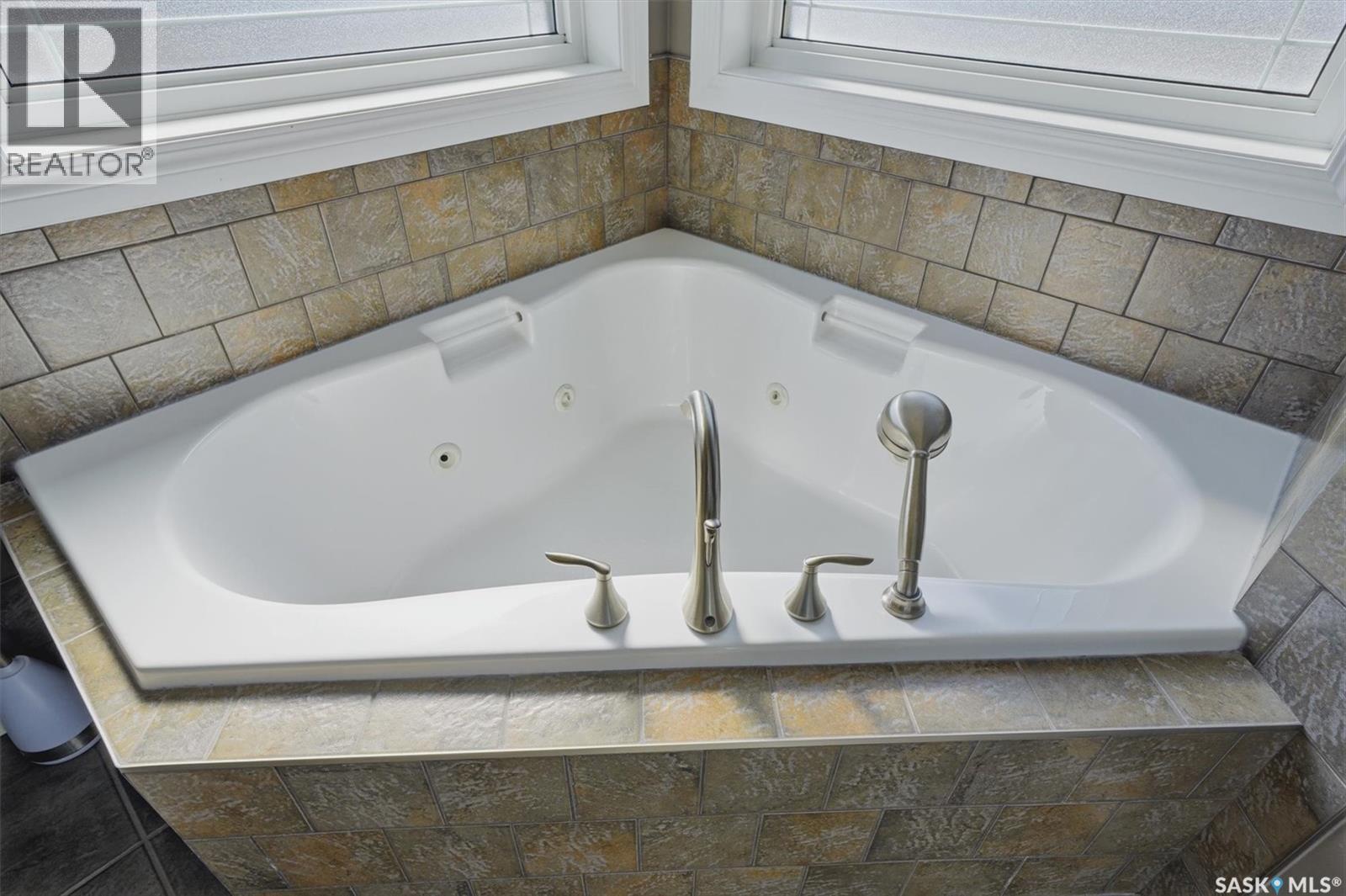 231 Willowgrove Boulevard, Saskatoon, SK - Indoor Photo Showing Bathroom