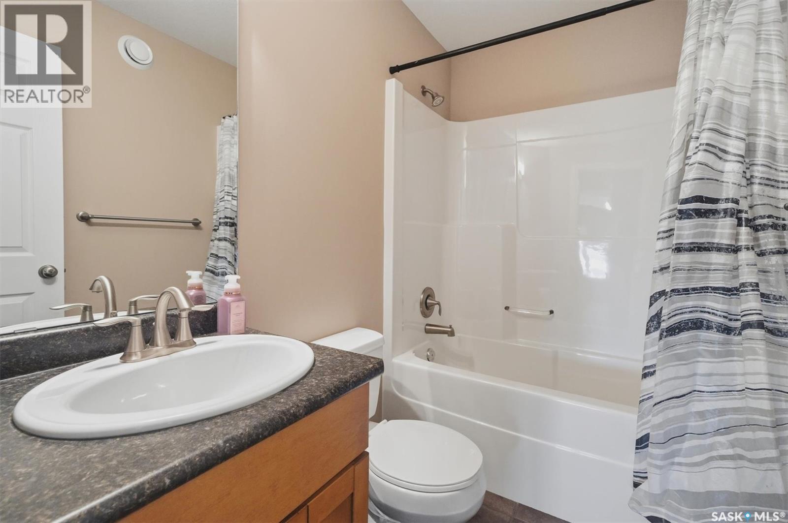 231 Willowgrove Boulevard, Saskatoon, SK - Indoor Photo Showing Bathroom