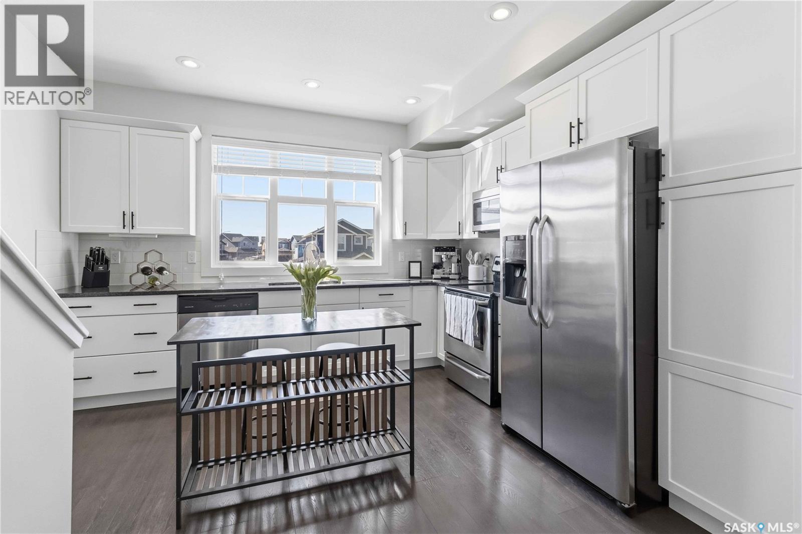 711 Meadows Boulevard, Saskatoon, SK - Indoor Photo Showing Kitchen