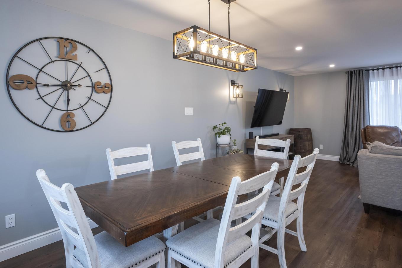 427 Frontenac Bay, Thunder Bay, ON - Indoor Photo Showing Dining Room