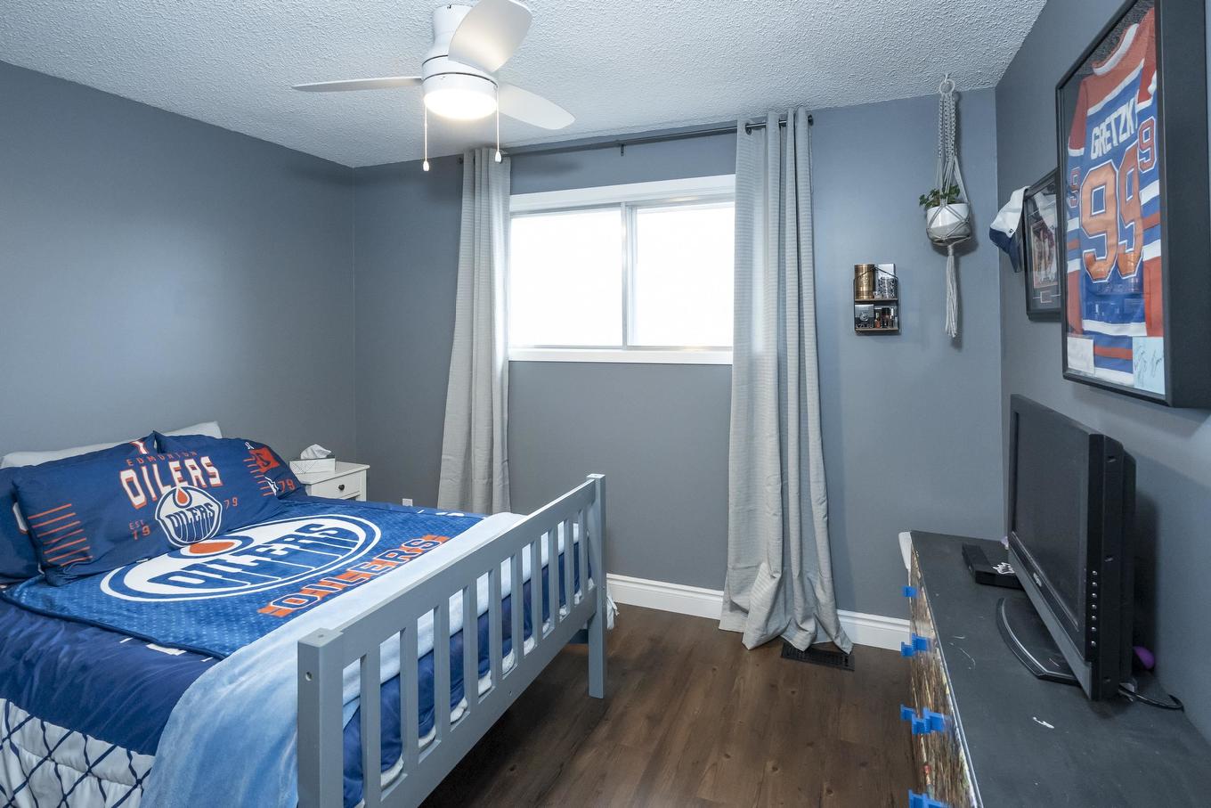 427 Frontenac Bay, Thunder Bay, ON - Indoor Photo Showing Bedroom