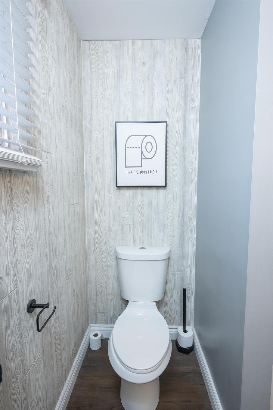 427 Frontenac Bay, Thunder Bay, ON - Indoor Photo Showing Bathroom
