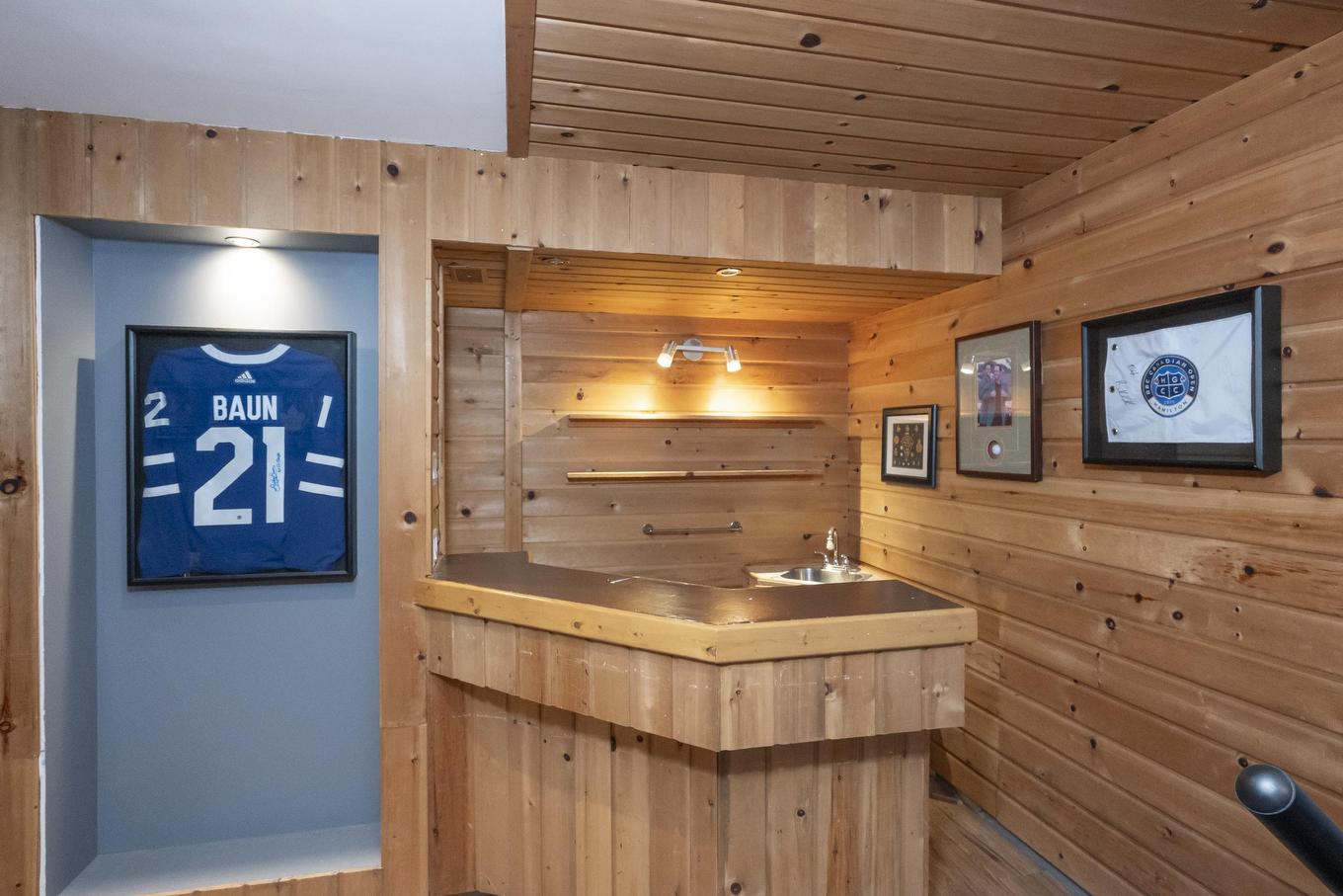 427 Frontenac Bay, Thunder Bay, ON - Indoor Photo Showing Other Room