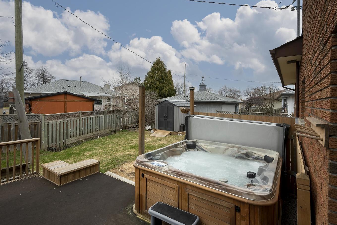 427 Frontenac Bay, Thunder Bay, ON - Outdoor