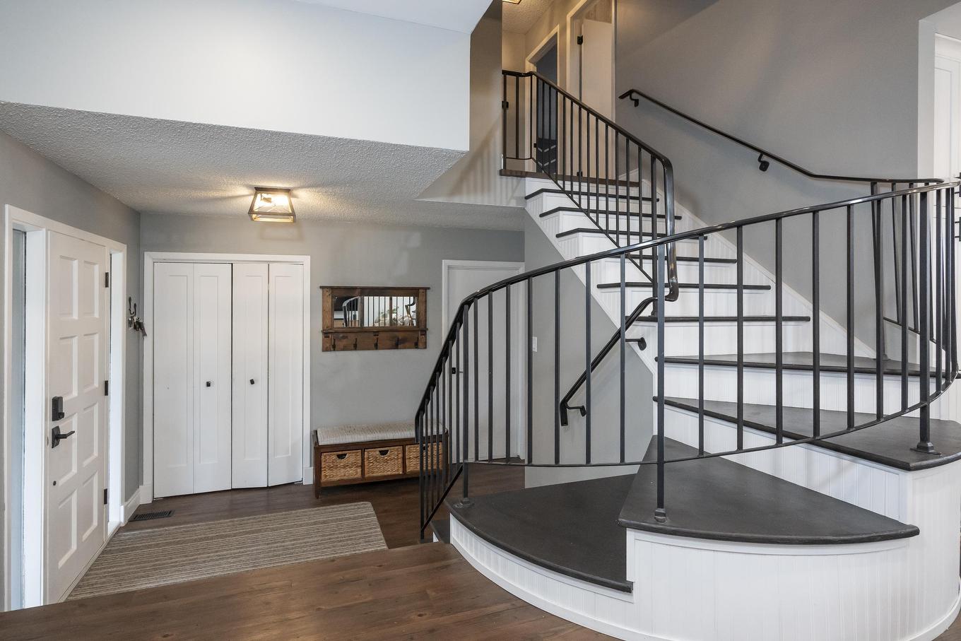 427 Frontenac Bay, Thunder Bay, ON - Indoor Photo Showing Other Room