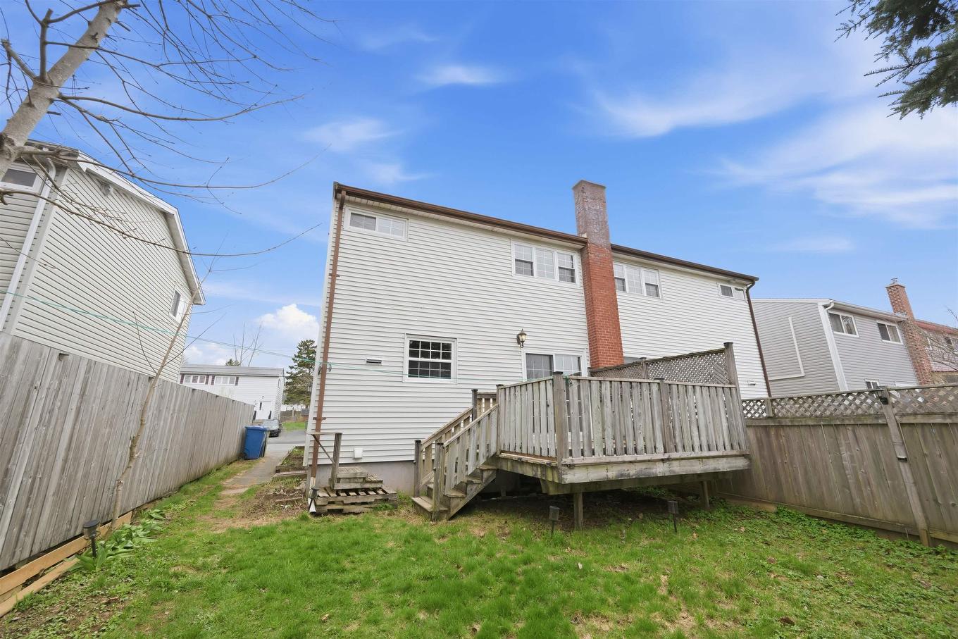18 Roblea Drive, Dartmouth, NS