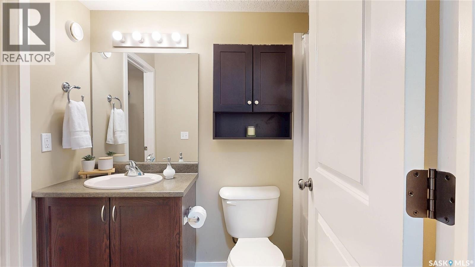 29 5545 Blake Crescent, Regina, SK - Indoor Photo Showing Bathroom