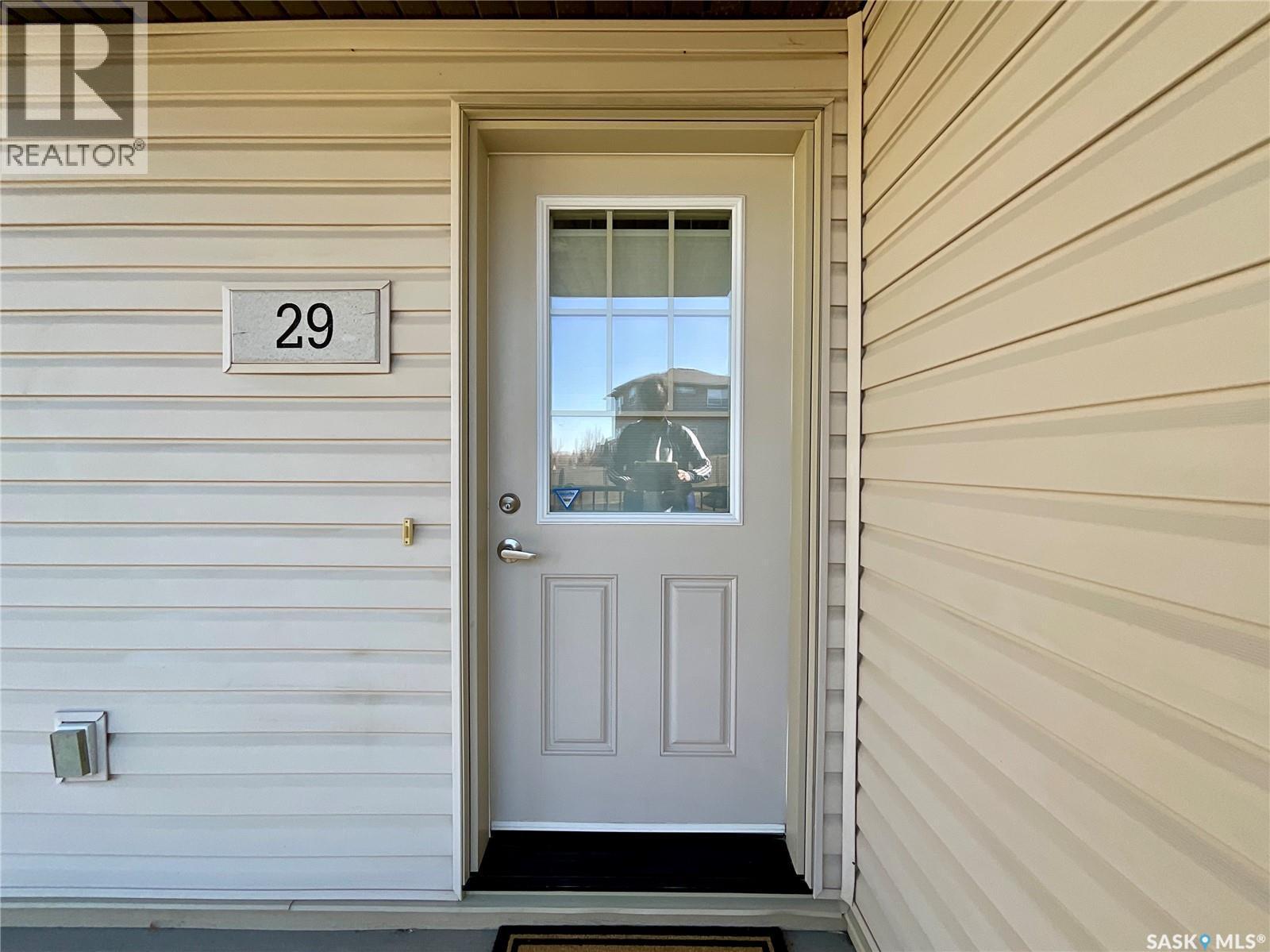 29 5545 Blake Crescent, Regina, SK - Outdoor With Exterior