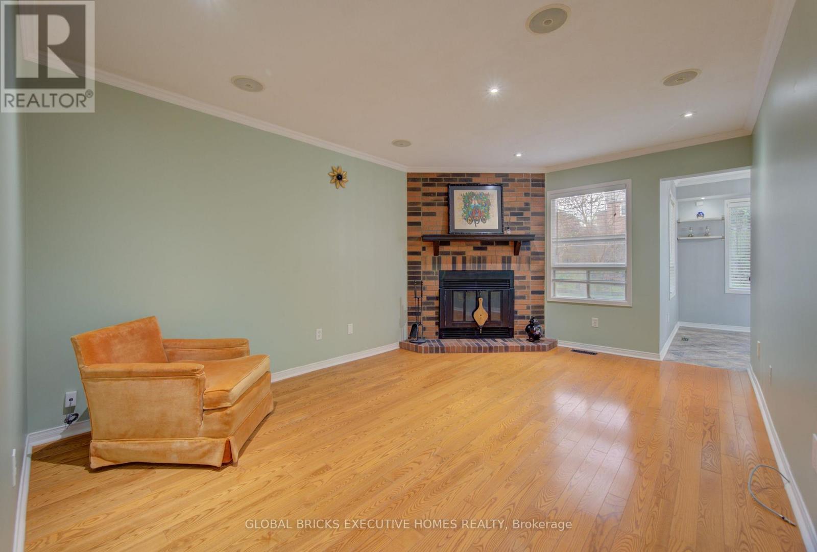 35 Attwood Drive, Cambridge, ON - Indoor Photo Showing Living Room With Fireplace