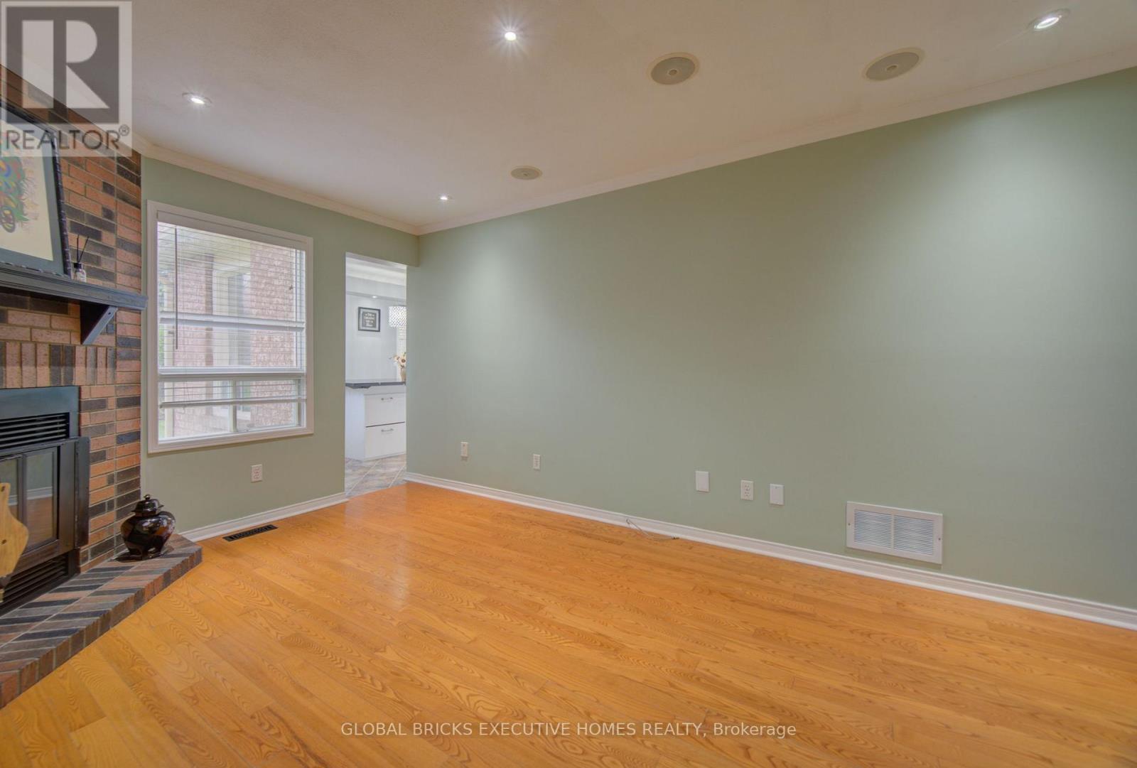 35 Attwood Drive, Cambridge, ON - Indoor With Fireplace