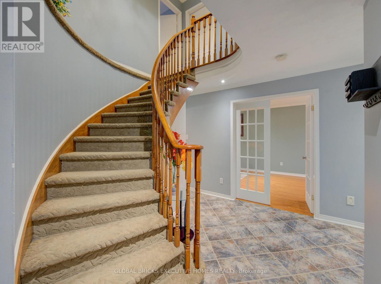 35 Attwood Drive, Cambridge, ON - Indoor Photo Showing Other Room
