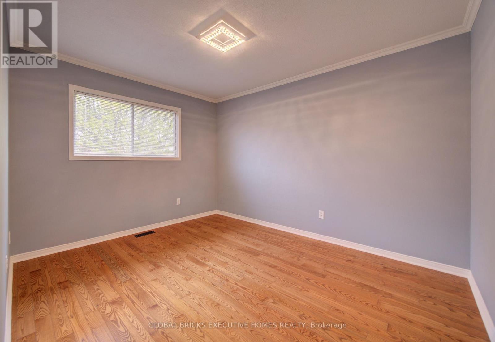 35 Attwood Drive, Cambridge, ON - Indoor Photo Showing Other Room