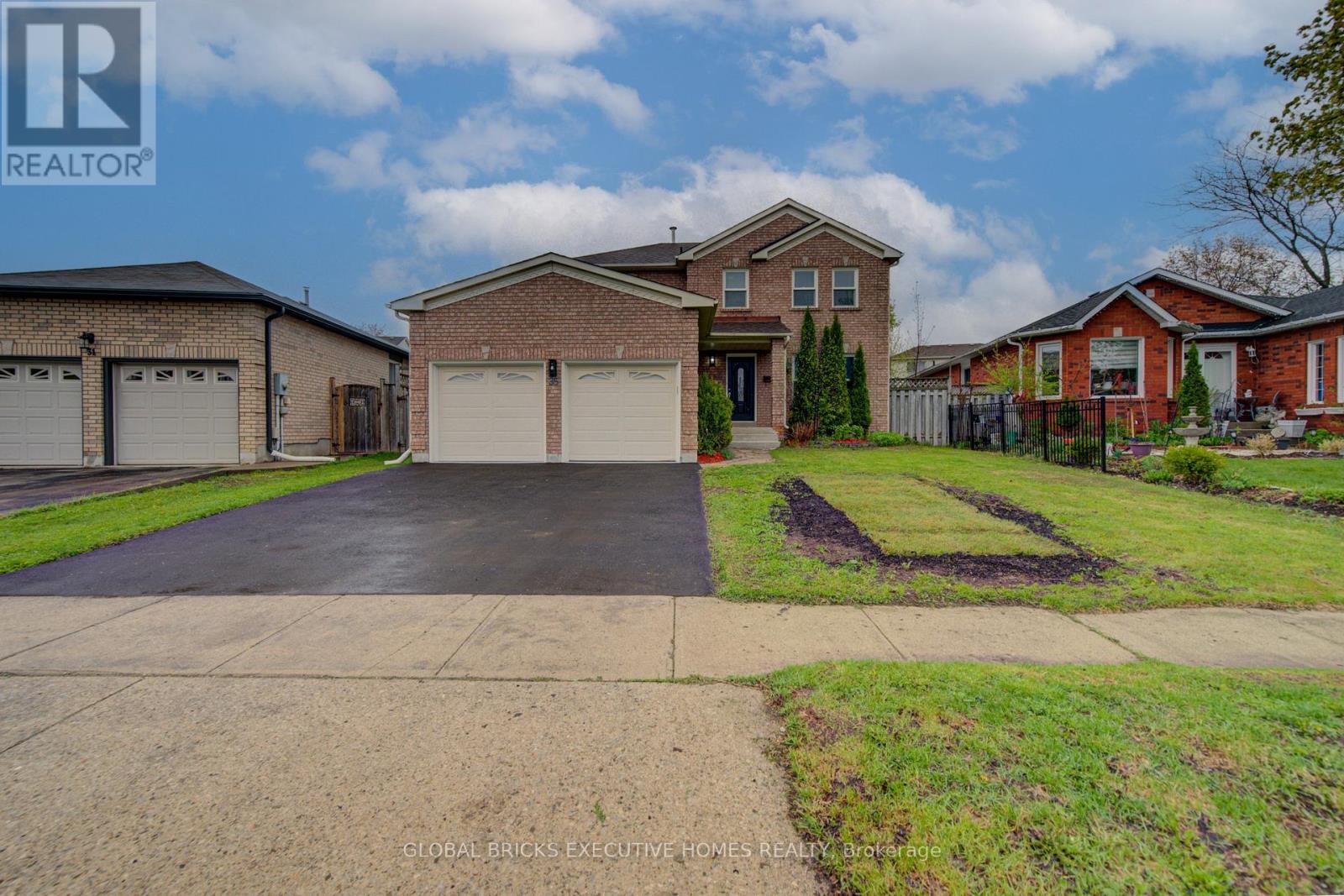 35 Attwood Drive, Cambridge, ON - Outdoor With Facade