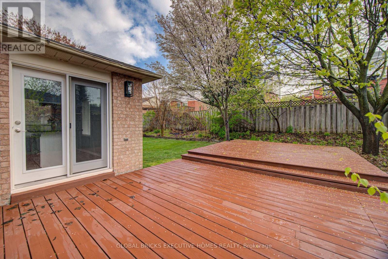 35 Attwood Drive, Cambridge, ON - Outdoor With Deck Patio Veranda