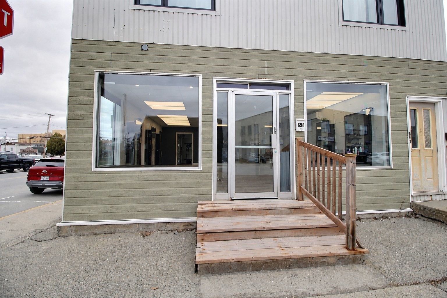 Façade - 698 Av. Centrale, Val-D'Or, QC - Outdoor