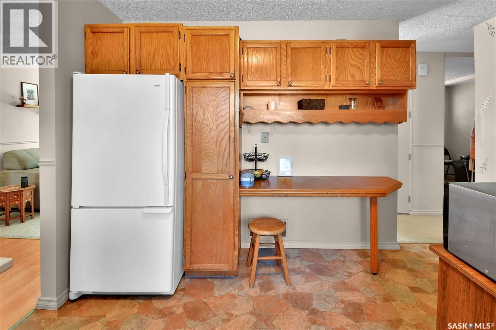 63 Spinks Drive, Saskatoon, SK - Indoor Photo Showing Kitchen